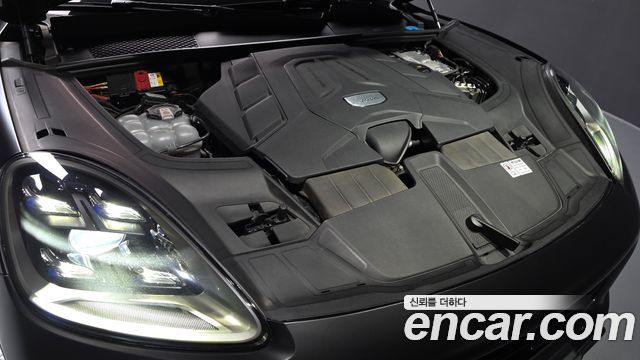 Porsche Cayenne 2023 — photo 6