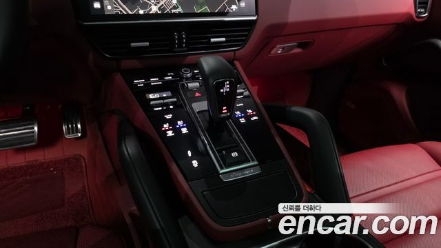 Porsche Cayenne 2023 — photo 12