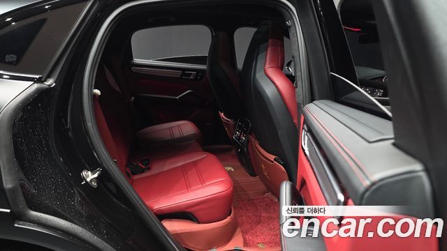 Porsche Cayenne 2023 — photo 18