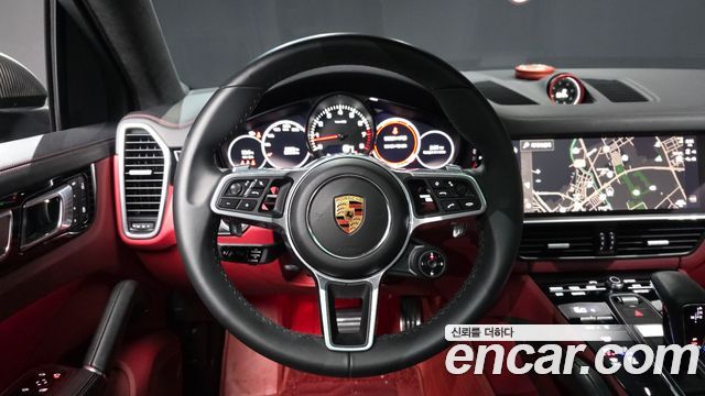 Porsche Cayenne 2023 — photo 19