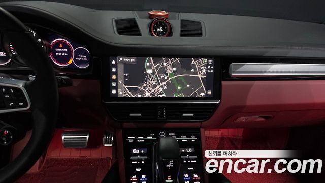 Porsche Cayenne 2023 — photo 20