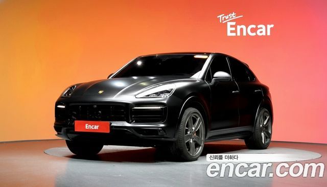 Porsche Cayenne 2023 — photo 1