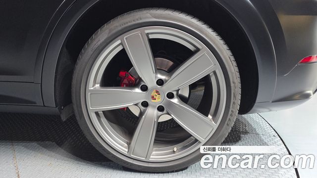 Porsche Cayenne 2023 — photo 7