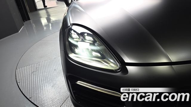 Porsche Cayenne 2023 — photo 8