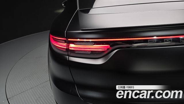 Porsche Cayenne 2023 — photo 9
