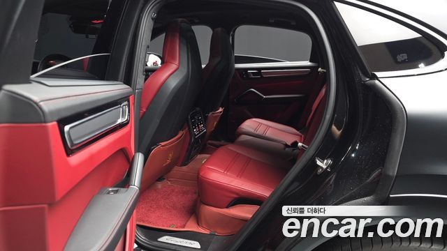Porsche Cayenne 2023 — photo 16
