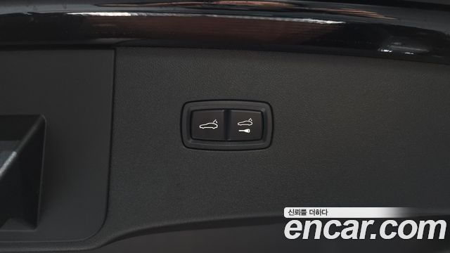 Porsche Cayenne 2023 — photo 31