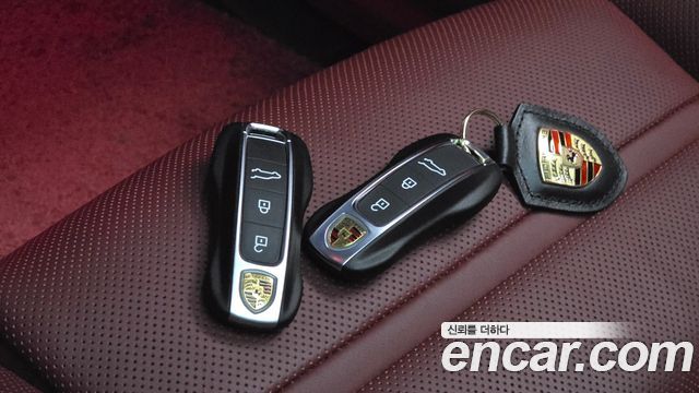 Porsche Cayenne 2023 — photo 32