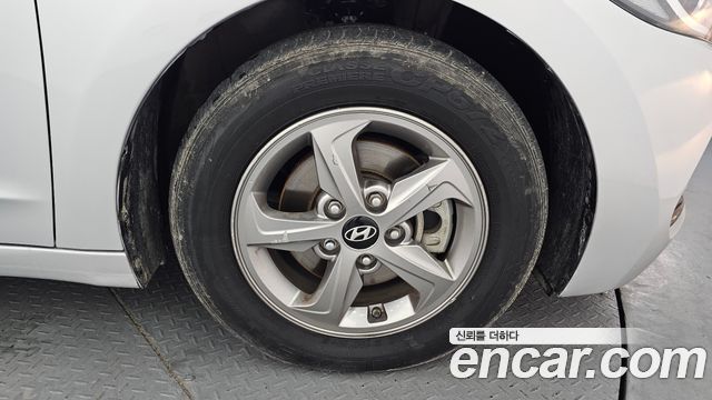 Hyundai AVANTE 2018 — photo 5