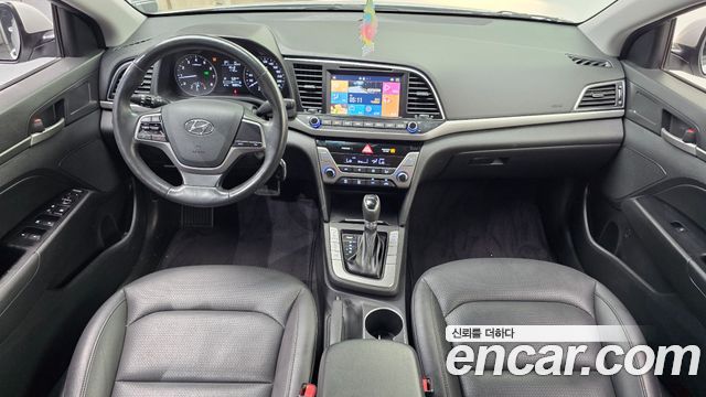 Hyundai AVANTE 2018 — photo 10
