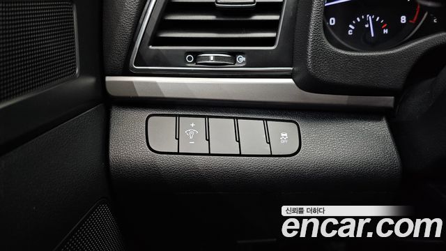 Hyundai AVANTE 2018 — photo 23
