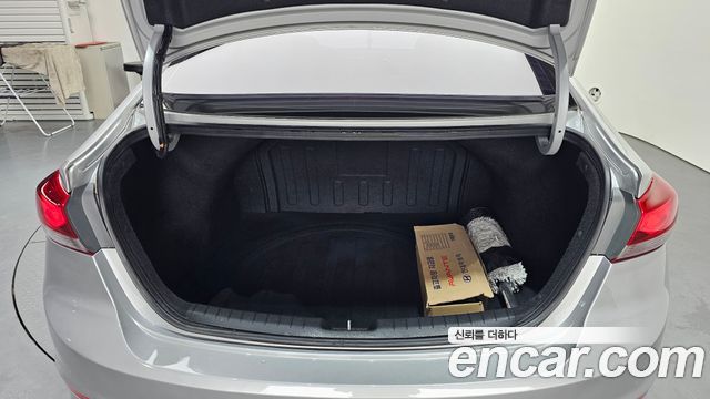 Hyundai AVANTE 2018 — photo 26