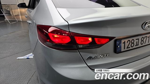 Hyundai AVANTE 2018 — photo 9