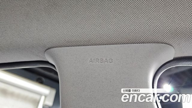 Hyundai AVANTE 2018 — photo 30