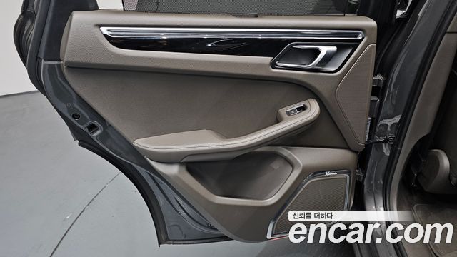 Porsche Macan 2014 — photo 15