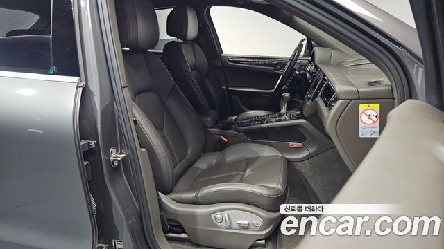 Porsche Macan 2014 — photo 16