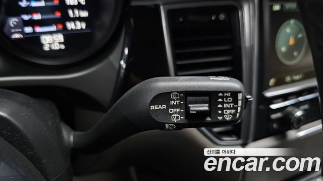 Porsche Macan 2014 — photo 31