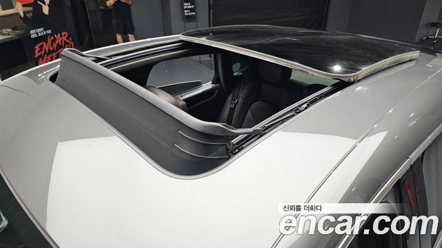Porsche Macan 2014 — photo 37