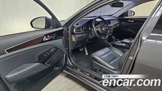 Kia K7 2018 — photo 10