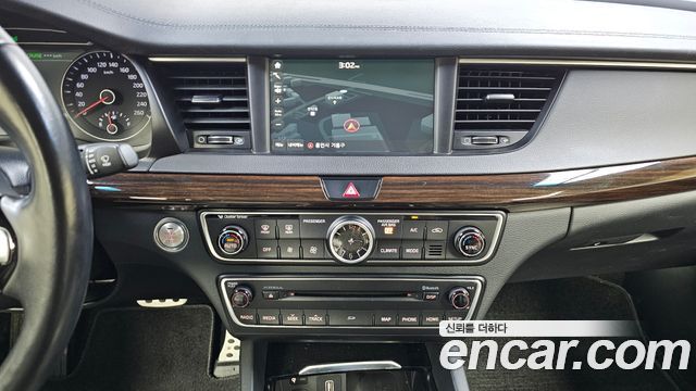Kia K7 2018 — photo 16