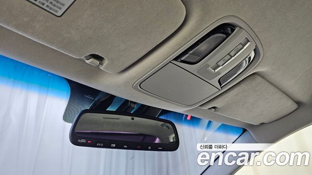 Kia K7 2018 — photo 18
