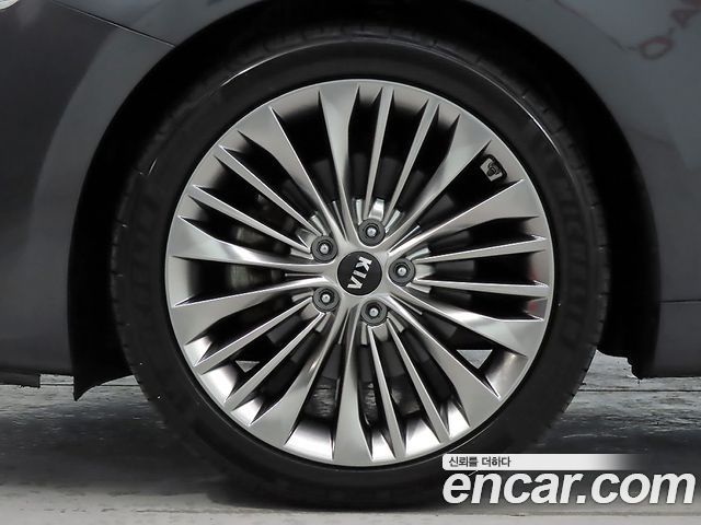 Kia K7 2017 — photo 16