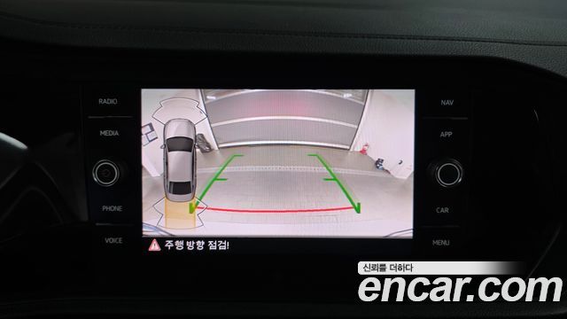 Volkswagen Jetta 2023 — photo 15