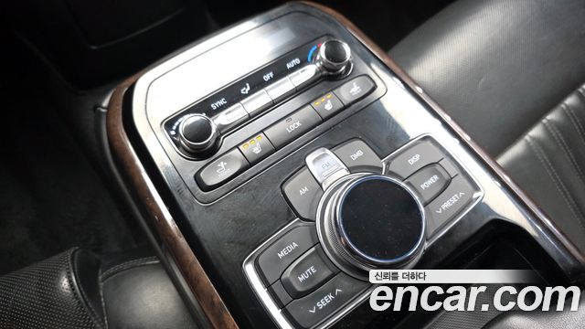 Genesis EQ900 2016 — photo 19