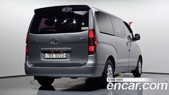 Hyundai Starex 2014 — photo 2