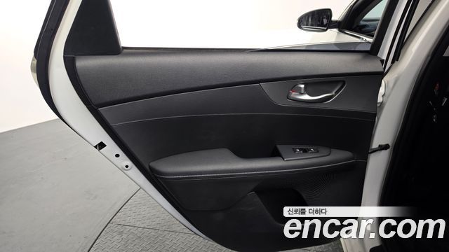 Kia K3 2019 — photo 15