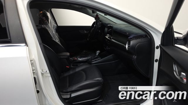 Kia K3 2019 — photo 16