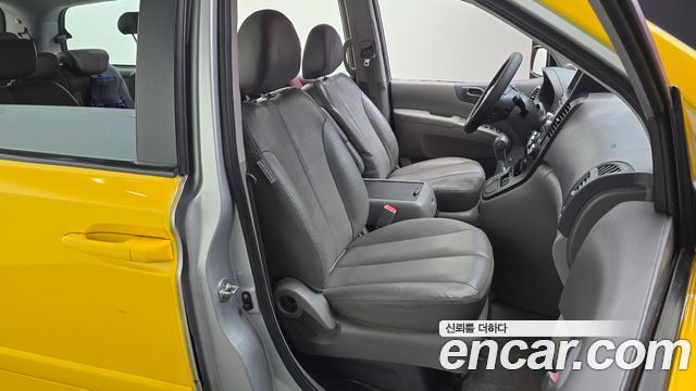 Kia Canival 2014 — photo 16