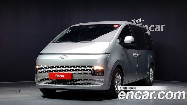 Hyundai Staria 2022 — photo 1