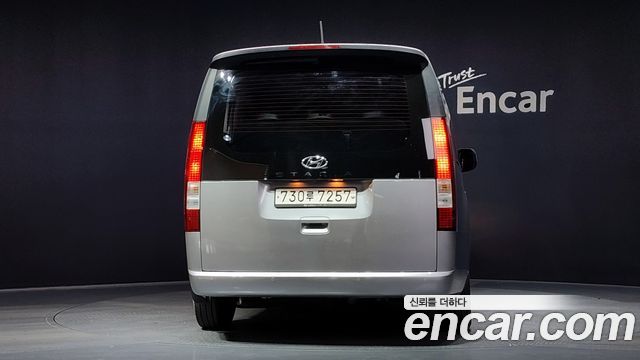Hyundai Staria 2022 — photo 4
