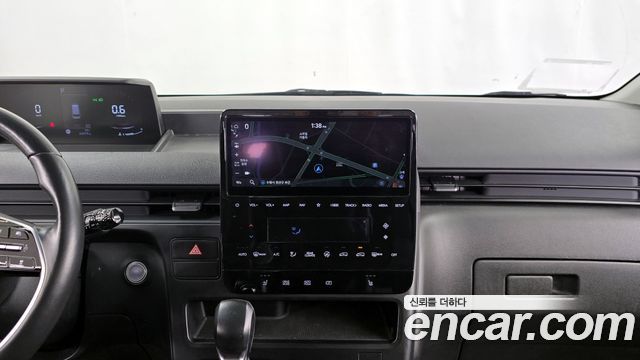 Hyundai Staria 2022 — photo 18