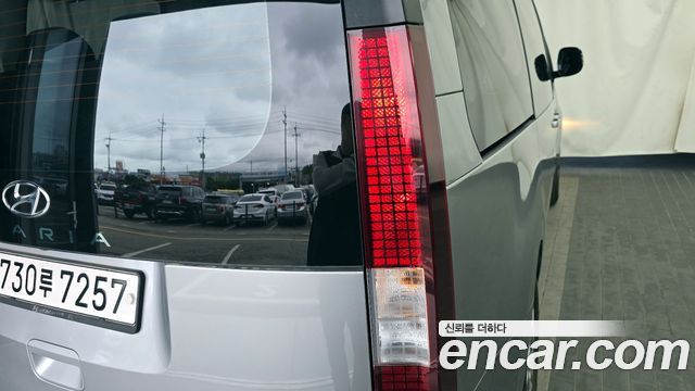 Hyundai Staria 2022 — photo 9