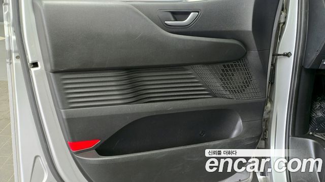 Hyundai Staria 2022 — photo 14