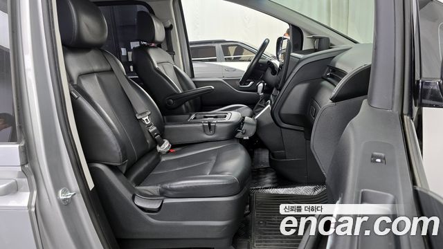 Hyundai Staria 2022 — photo 16