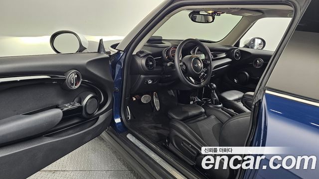 Mini Cooper 2018 — photo 13