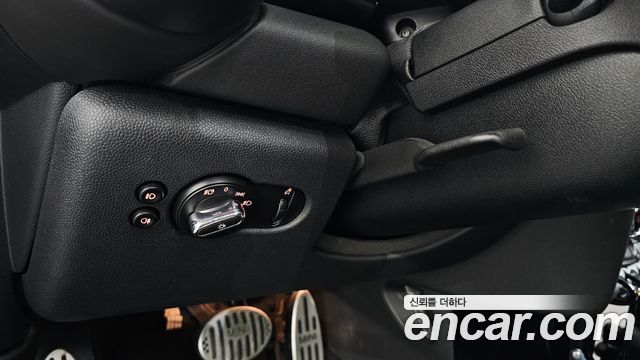 Mini Cooper 2018 — photo 26