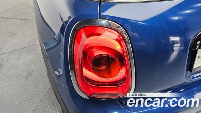 Mini Cooper 2018 — photo 9