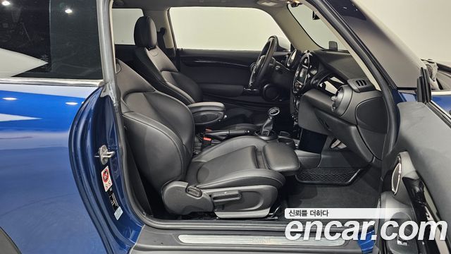 Mini Cooper 2018 — photo 16