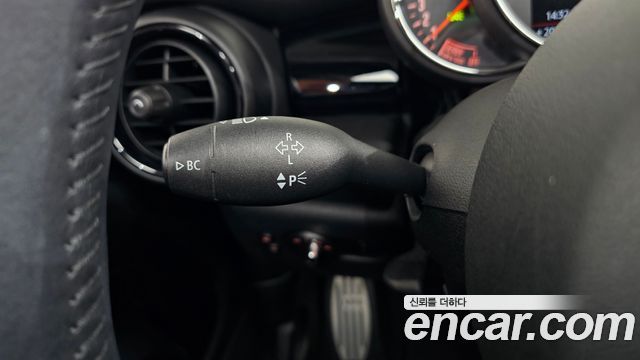 Mini Cooper 2018 — photo 30