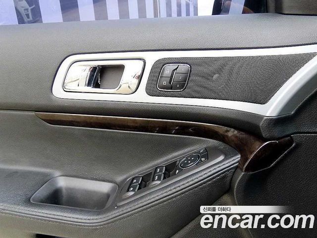 Ford Explorer 2014 — photo 12