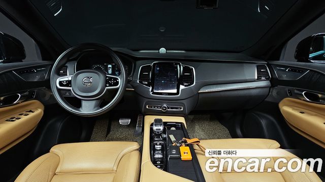 Volvo XC90 2021 — photo 10