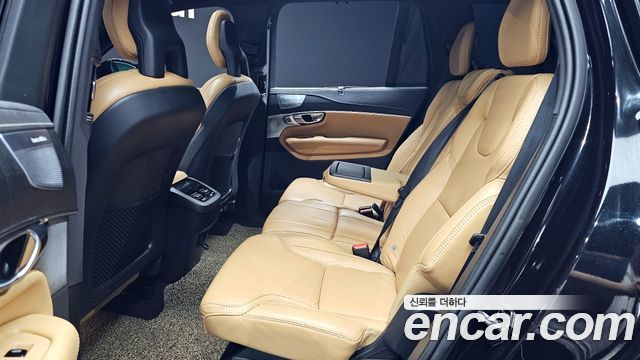 Volvo XC90 2021 — photo 17