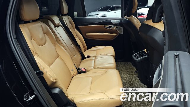 Volvo XC90 2021 — photo 18