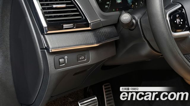 Volvo XC90 2021 — photo 22