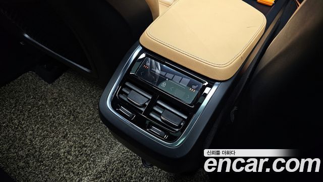 Volvo XC90 2021 — photo 23