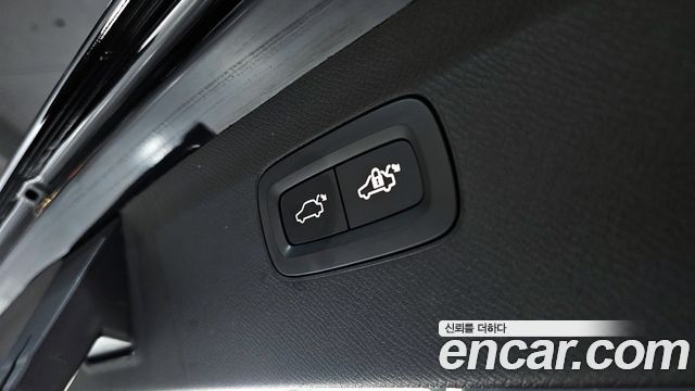 Volvo XC90 2021 — photo 24